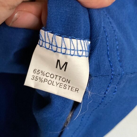 Graphic T-shirt in Blue size Medium - Picture 2 of 4